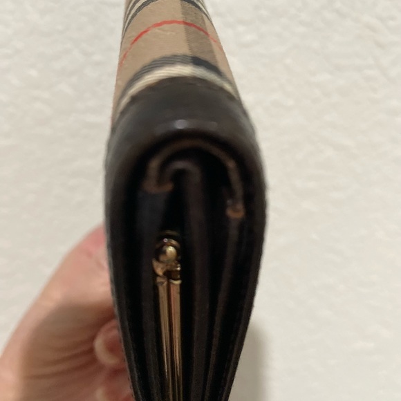 Burberrys GUC Classic Pre-1999 Vintage Haymarket Kiss Lock Wallet - Picture 12 of 15